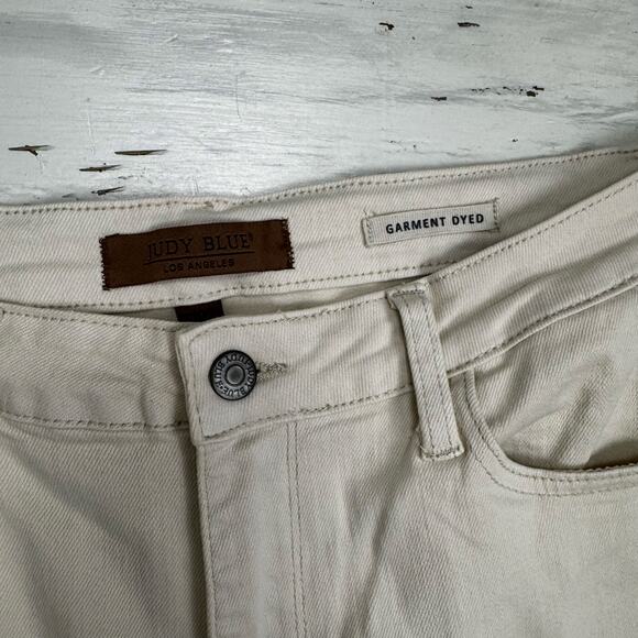 Judy Blue Jeans 15/32 High Waist Cream Garment Dyed Crochet Patches JB88836 - Picture 3 of 8